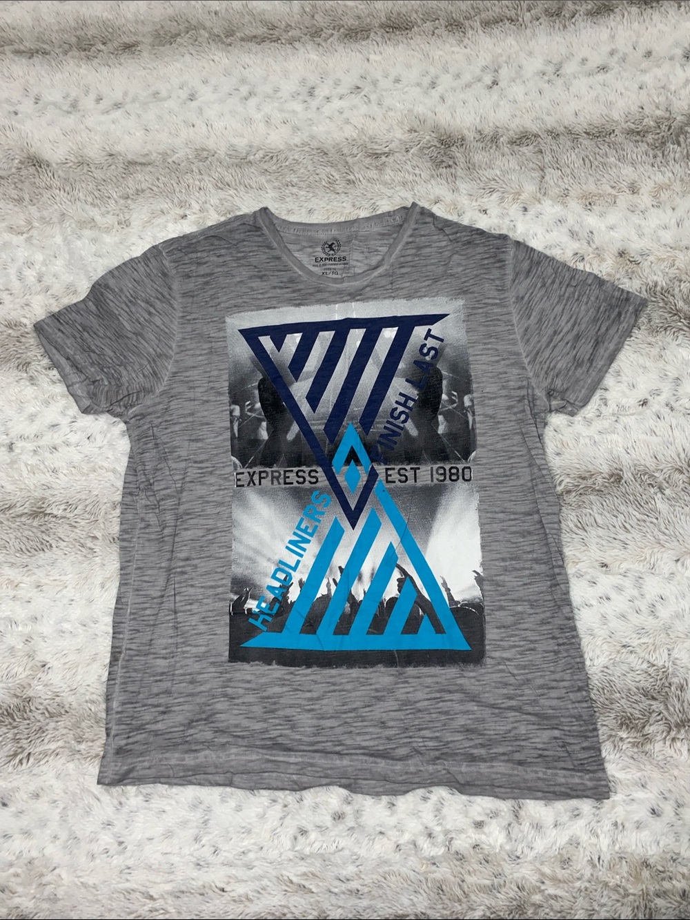 Express Men’s Gray Tee with Navy and Bright Blue Graphic